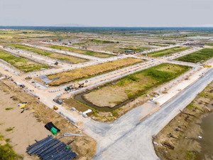 625 triệu. sở hữu ngay 1 lô gần chợ bình chánh 100m2 , có sổ , thổ cư 100% và xây tự do. mặt tiền k