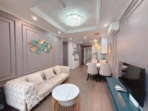 cần bán căn 2pn2vs ngay trung tâm hcc của tỉnh,sổ lâu dài full nội thất hiện đại,ln cho thuê 8-10%