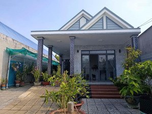 ** bán nhanh nhà vườn mới xây hơn 500m2 gần chợ an ngãi** giá ngộp**