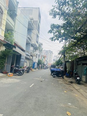 quận 7, nhà đường số 13, thang máy thông tầng, 62m2 chỉ 16.8 tỷ