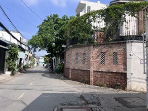bán nhà cấp 4 , mt đường xh tránh nhau , qh 16m. khu nhiều nhà phố , biệt thự . tiện xây mới .