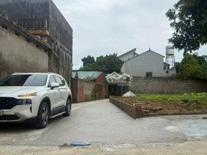 cần bán 50m2 đất khu đô thị tiên trượng cách ql6 300m giá nhỉnh 2 tỉ