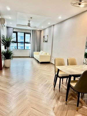 chính chủ bán 2 ngủ khu s goldmark nhà cực kì đẹp chưa kịp ở