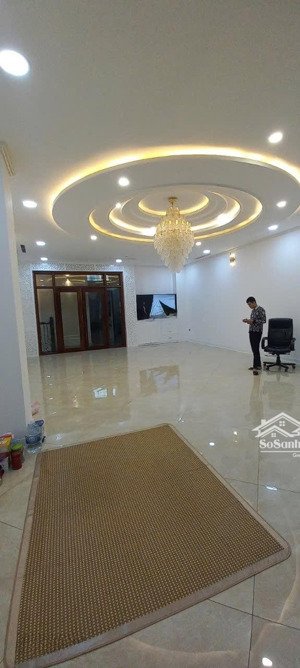 cho thuê nhà mặt phố trần đăng ninh, diện tích 55m2 x 5 tầng, mặt tiền 4m,làm hàng ăn cũng được.