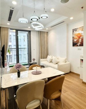 căn 2pn p09 68m² full đồ đẹp view đông ấm áp giá 9.3 tỷ tl