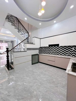 bán nhà hẻm 7m lê hồng phong p1,q10, dt; 5x7m 1 trệt 2 lầu mới 7.9 tỷ tl