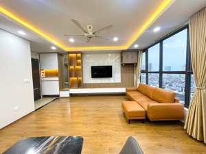 bán căn hộ 2pn 82m2 nội thất mới tinh, tầng trung 20. ban công thoáng mát, giá chỉ 8,7 tỷ