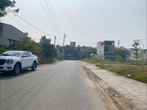 lô góc 100m² full thổ cư mặt trục liên xã hòa lạc