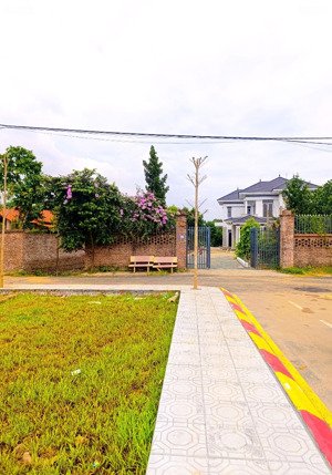 chỉ 10 triệu/m - lô đất siêu lời trung tâm lương sơn-hoà bình, lô góc, view hồ, đường 3 ô tô tránh