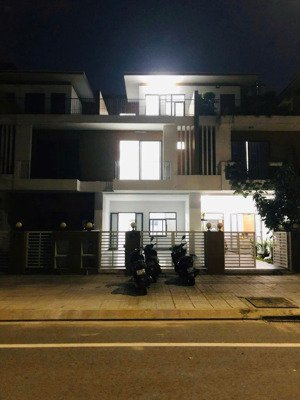 cho thuê nhà liền kề kdc hưng phúc, tam bình, thủ đức đường 20m, đậu xe hơi trong nh