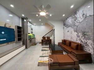 cho thuê nhà ngõ 121 thái hà 75m x5t ô tô đỗ cửa