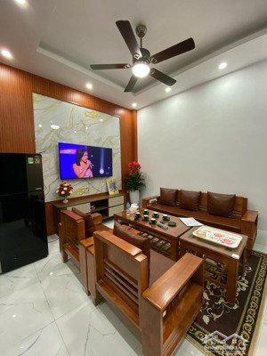 chủ gửi bán! liễu giai nhà đẹp, ngõ nông, 3 gác qua nhà, 20m ra ô tô, sổ cc, thoáng sáng, 42m2*5t