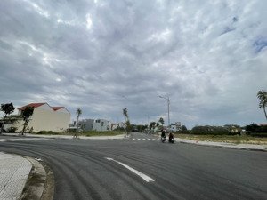 chính chủ gửi bán lô đất đẹp thanh hà gần phố cổ hội an, đà nẵng đã sẵn sổ , mt 7m giá 33tr/m2