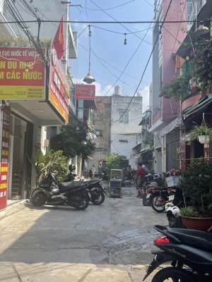 cần bán nhà 281/19 khuông việt ngay đầm sen