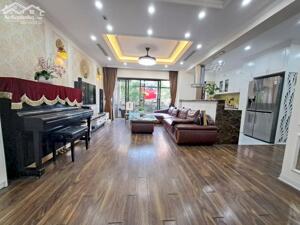 BÁN NHÀ 5 TẦNG- 7 NGỦ- 2 THOÁNG- PHÂN LÔ- Ở NGAY- VỈA HÈ- GARA Ô TÔ- PHỐ MẠC THÁI TỔ.