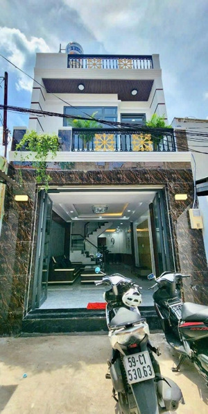 bán gấp căn nhà ở ngay chợ bình chánh, đường 18b, đang cho thuê 15tr/ tháng, 5mx20m.