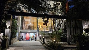 cho thuê văn phòng dự án huy hoàng, đầy đủ nội thất, 120m2, có chỗ đậu xe rộng rãi