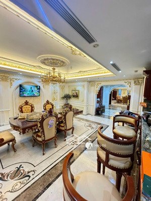 cho thuê penthouse siêu hiếm 400m2 4n4wc view có 102, full nội thất cao cấp.giá chỉ từ 40tr/tháng.
