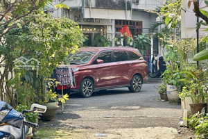 2 mặt tiền trần nhật duật - dt 40m2 vuông - 3 tầng - 4 phòng ngủ lớn - đầy đủ nội thất - chỉ 6,5 tỷ