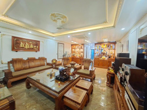 chính chủ gửi bán nhà dân xây văn quán, ô tô, kinh doanh, ngõ thông. 68m2- mt 5m. sổ vuông a4.