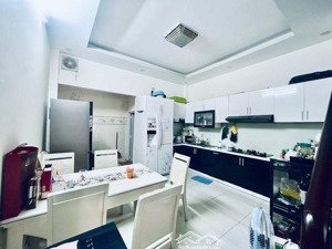 khu út tịch - hiệp nhất- hẻm xe hơi thông - 50m2 - khu phân lô - khu vip đệ nhất khách sạn