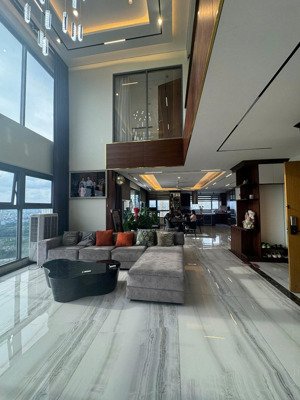 cực hiếm, sky villa 309m2 nội thất đầy đủ, trực diện sông ngắm hoàng hôn, giá 6000$. đảo kim cương