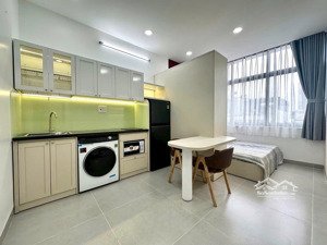cho thuê chdv 35m2 full nội thất cửa sổ lớn, máy giặt riêng quận phú nhuận gần q1, q3, lê văn sỹ
