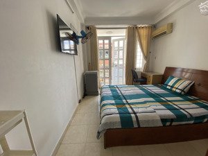 phòng cao cấp, đầy đủ tiện nghi. gần đài truyền hình và trường khoa học xã hội & nhân văn 200 mét