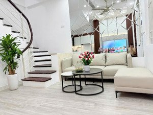 võ chí công, cầu giấy, ngõ thông rộng, 30m2x5t, đủ nội thất, sát hoàng quốc việt. giá 8.25 tỷ sđcc