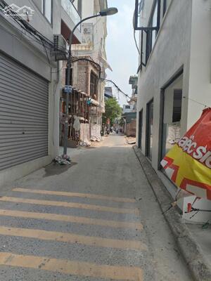 Bán Nhà 101 Phố Trạm - Long Biên, Ô Tô Đỗ, Ngõ Thông, 7 Tầng Thang Máy, DT: 45m/11.7 Tỷ