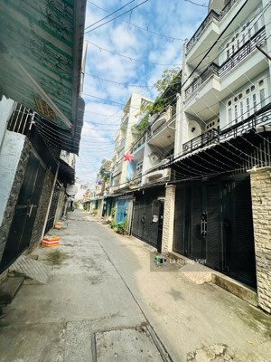 nhà vị trí đẹp - xe hơi thông 5m - gần siêu thị lotemart chỉ 6 ty hơn