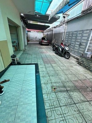 xe hơi vào trong nhà - gần bệnh viện 175 - 51m2 chỉ hơn 5 tỷ