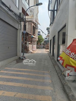 bán nhà 101 phố trạm - long biên, ô tô đỗ, ngõ thông, 7 tầng thang máy, dt: 45m/11.7 tỷ