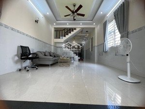 nhà đẹp vuông vức 99m2 xe hơi vào tận nhà tại long trường q9 !!!