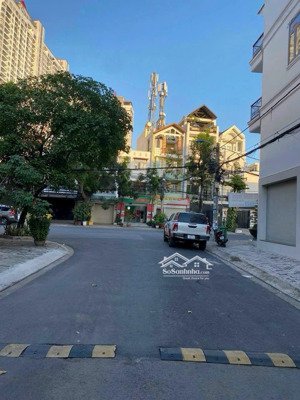 nhà phố kdc phú thuận - vạn phát hưng dt 5x18 giá chỉ 14.5 tỷ alo em thúy 