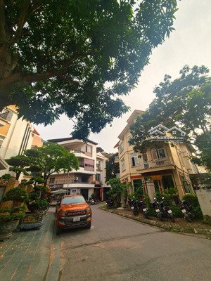 nguyễn văn trỗi 64m/ 4 tầng/ mt 5m, vài bước ra ô tô tránh, vị trí đắc địa, ngõ thông, kdvp. giá 12