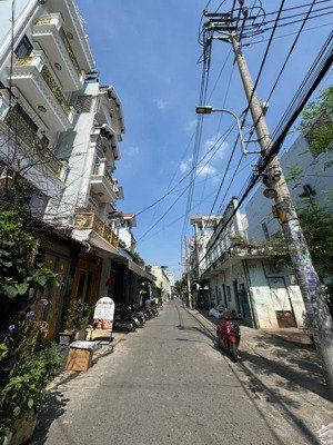 nhà đẹp đón tết hl2 hẻm 8m thông 5 tầng 4x19m cn đủ nở hậu chỉ hơn 8 tỷ