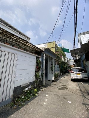 bán nhà hẻm xe hơi thông thoáng, sát mặt tiền phan huy ích, ngay emart 2, 4x12.5m, chỉ 5.6tỷ