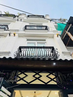 bán nhà 1 trệt 3 lầu đường phạm văn bạch.p15.tân bình - 4pn-5wc giá chỉ 5ty900