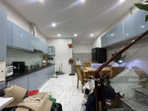 ngã tư 7 hiền - vòng xoay lăng cha cả - khu vực vip tân bình - ngang 4,5m