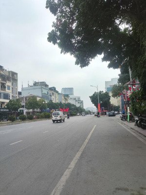 bán nhà mặt phố hồng tiến, 35 tỷ, 65m2, 3pn + 4wc + 5 tầng