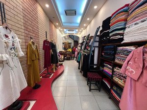 linhhk cho thuê mặt phố hàng bông 260m², vị trí đẹp, giá 4.000 usd