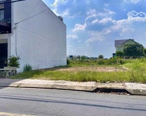 mặt tiền thị trấn củ chi, ngay trung tâm hành chính 225m2.