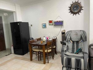 bán chung cư hùng vương : dt 60m2.2pn giá 2.5 tỷ ( thang bộ ) lh hưng