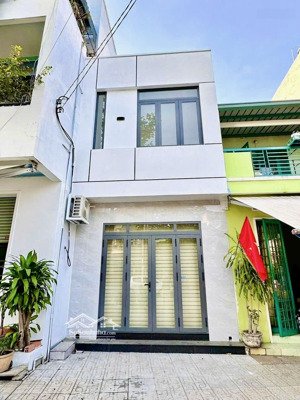 nhà mặt tiền đường nguyễn thành đồng mới hoàn thiện chỉ 5,6 tỷ