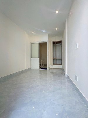 nhà nhỏ hẻm xe hơi 33 m2 dt sử dụng 2 tầng giá 3 tỷ 050 bớt lộc