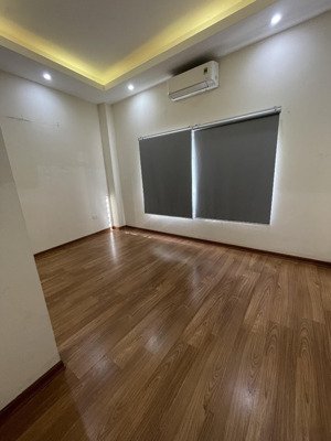 cần bán ô đất 50m2 sổ đỏ ô tô vào - tây hồ chính chủ chỉ hơn 9 tỷ.