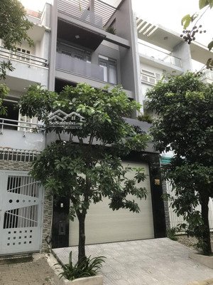 bán nhà mặt phố tại quận 7, hcm. dt 5x18m - 3 lầu. giá 11.. tỷ