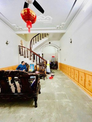 nguyễn khang lô góc - ô tô qua ngõ thông kinh doanh_ diện tích 49m x 5t. mt4.5m. 10m ra ô tô tránh.