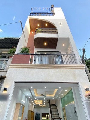 gần siêu thị emart. căn 50m² phan huy ích, gò vấp. giá 7 tỷ 050, xây 1 trệt 3 lầu. sổ riêng, hẻm 4m